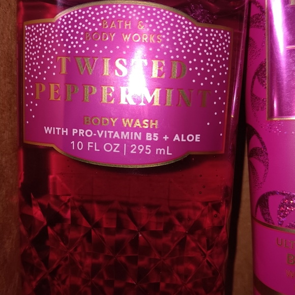 Bath and Body Works Twisted Peppermint 2 Piece Set - Picture 3 of 5